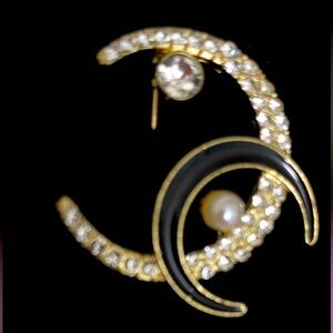 CHANEL Style Gold CC Logo Black Enamel Brooch NWT